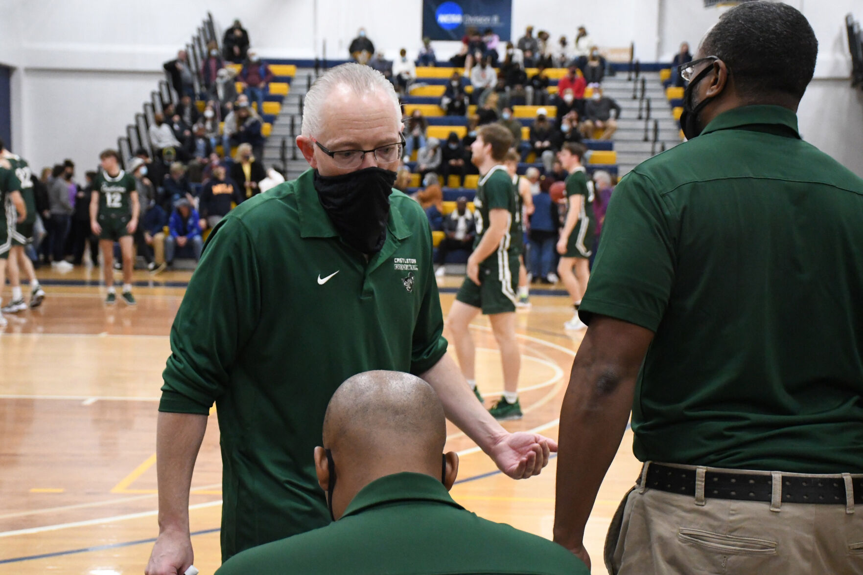Culpo speaks to fellow coaches